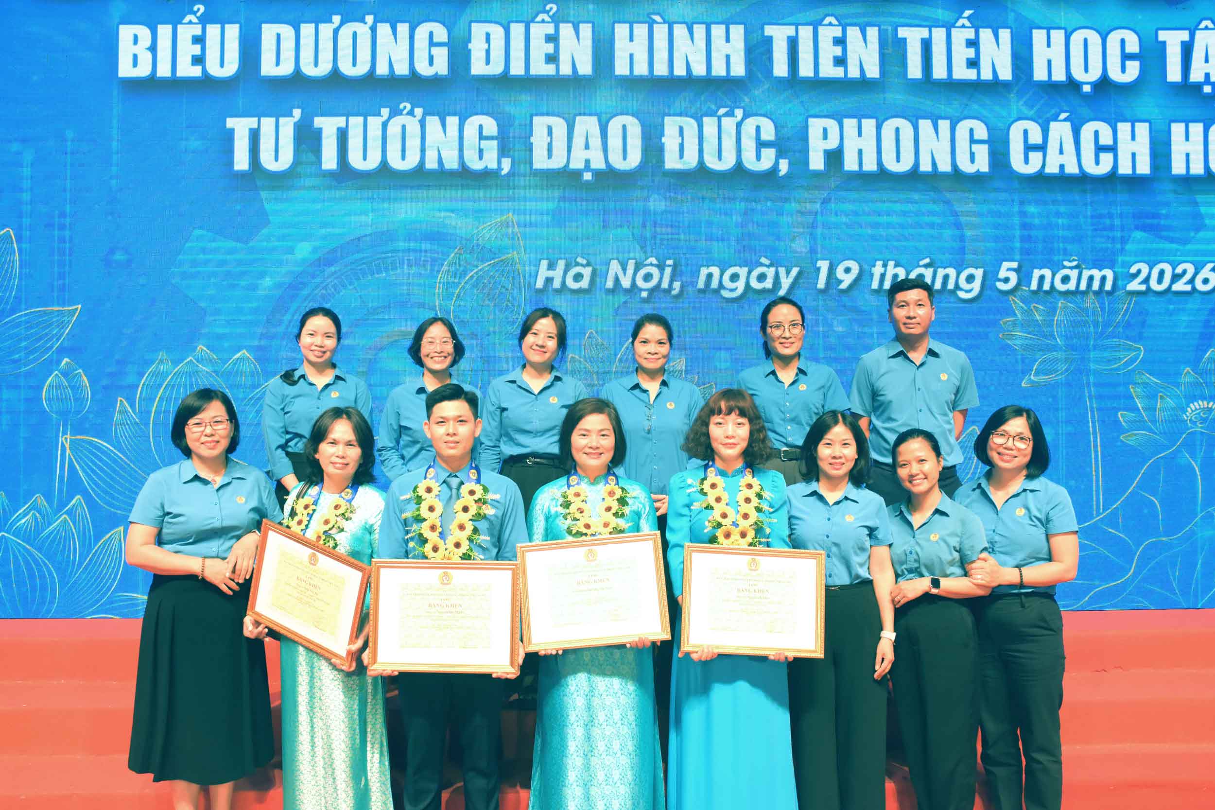 Biểu dương điển hình tiên tiến trong học tập và làm theo tư tưởng đạo đức phong cách Hồ Chí Minh năm 2026