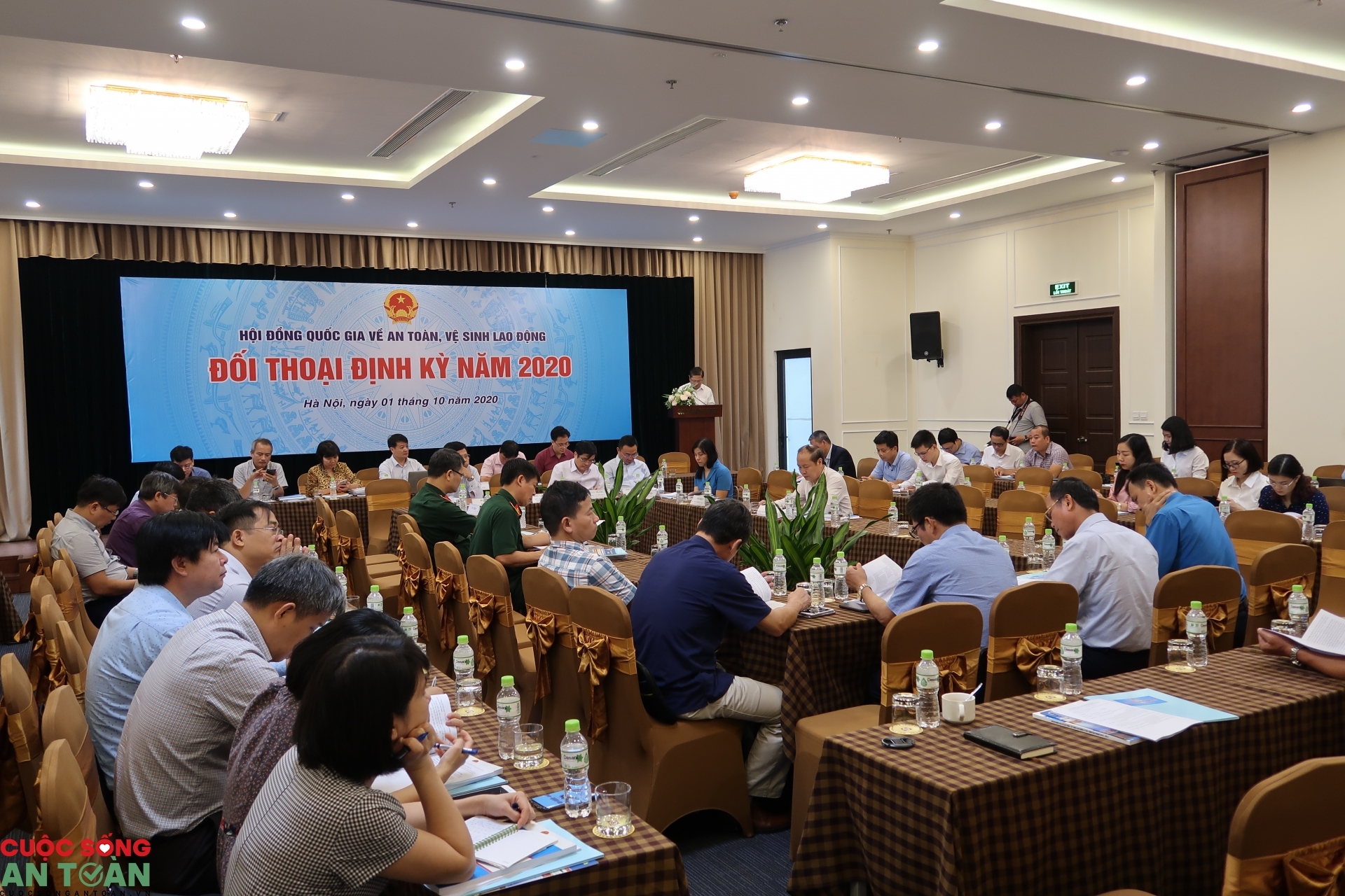 Huy động nguồn lực xã hội, giảm gánh nặng ngân sách Huy động nguồn lực xã hội, giảm gánh nặng ngân sách