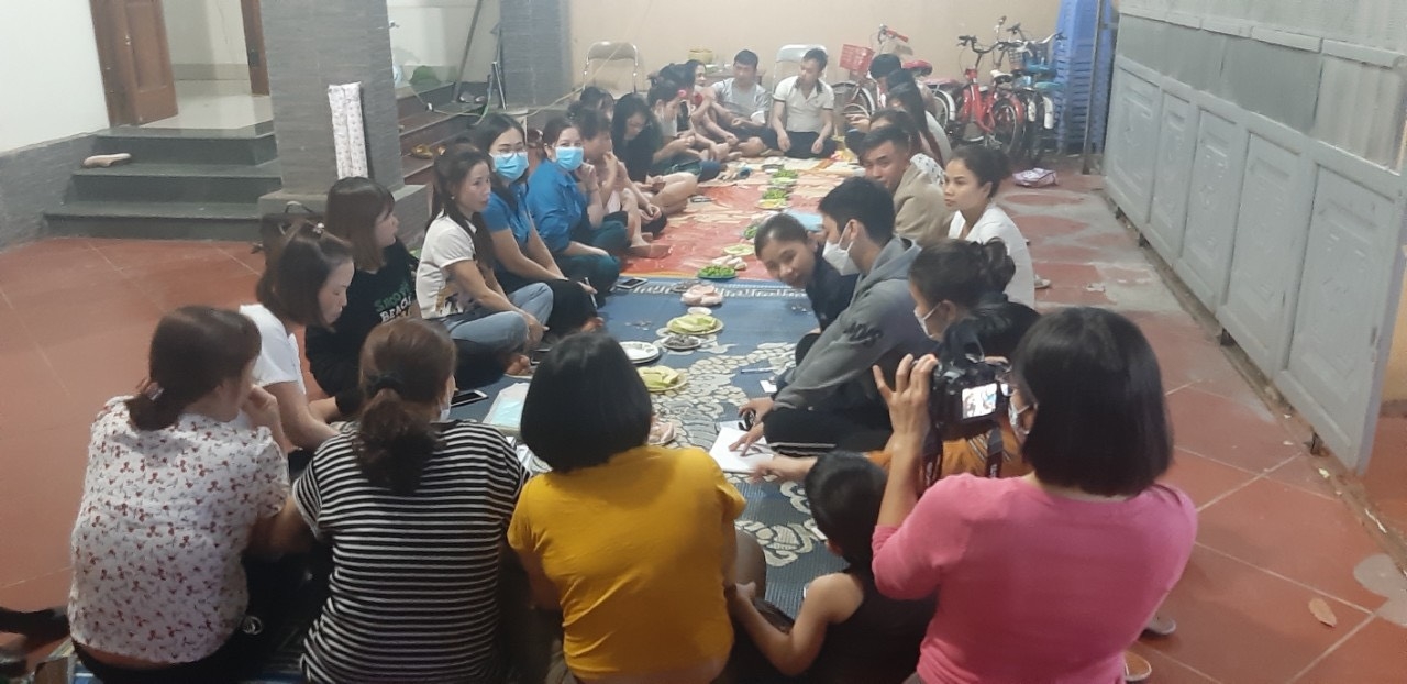 Công nhân nói, cán bộ công đoàn lắng nghe và giải đáp