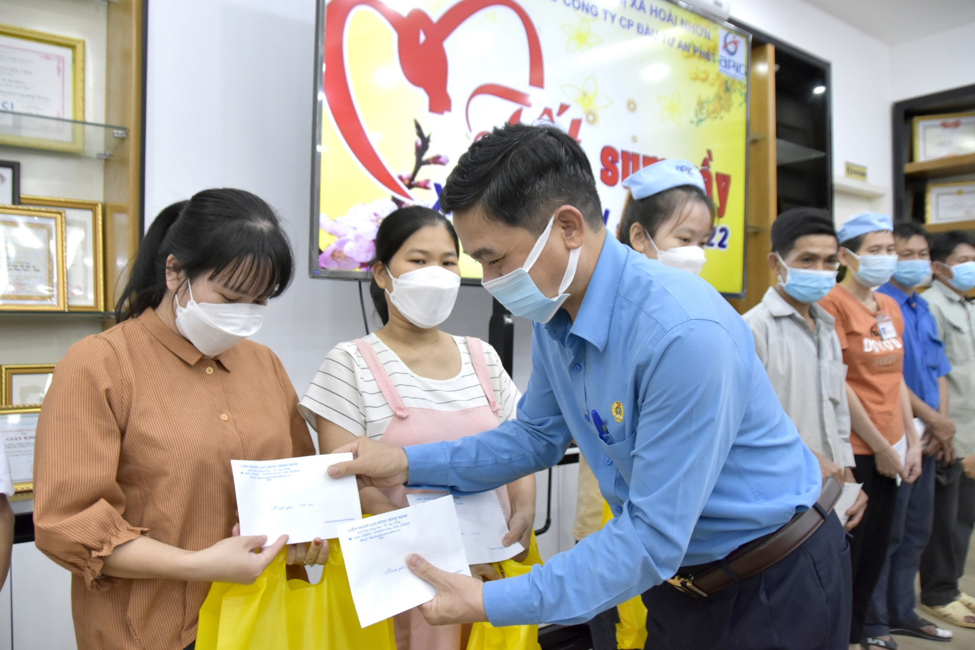 LĐLĐ tỉnh Bình Định: Nhiều hoạt động hướng về cơ sở trong Tháng Công nhân năm 2022 LĐLĐ tỉnh Bình Định: Nhiều hoạt động hướng về cơ sở trong Tháng Công nhân năm 2022