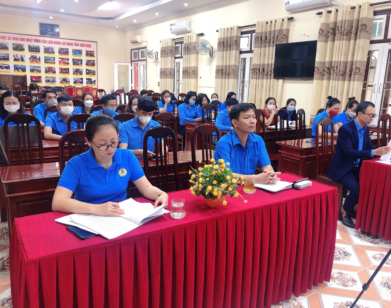 Phát động cuộc thi tìm hiểu Nghị quyết về đổi mới tổ chức và hoạt động của Công đoàn VN Phát động cuộc thi tìm hiểu Nghị quyết về đổi mới tổ chức và hoạt động của Công đoàn VN