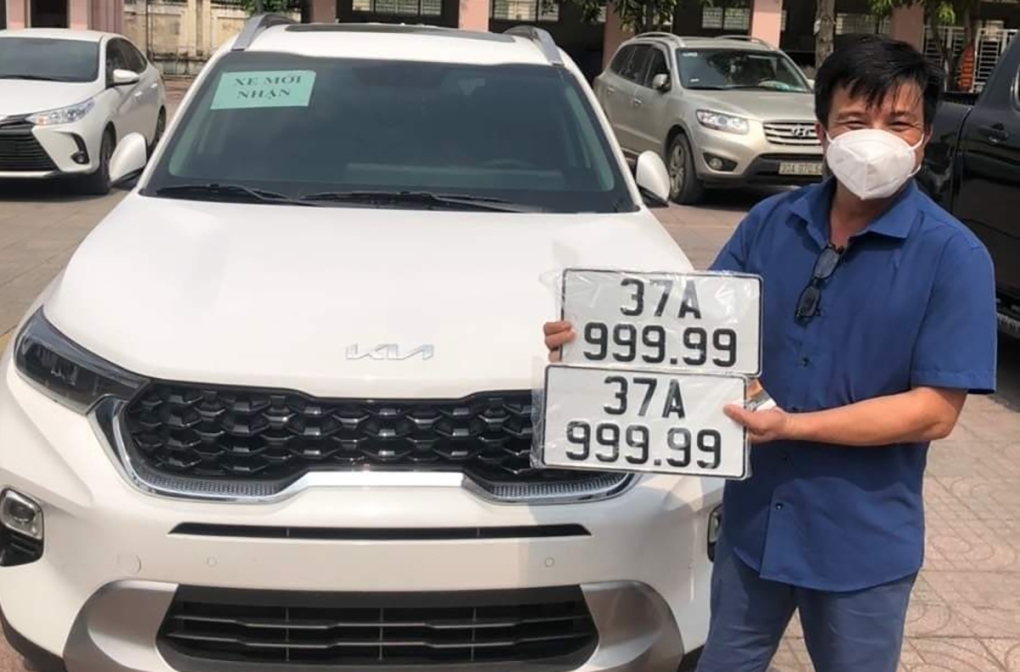 Đề xuất đấu giá biển số ô tô: Sở hữu suốt đời, không chuyển nhượng Đề xuất đấu giá biển số ô tô: Sở hữu suốt đời, không chuyển nhượng