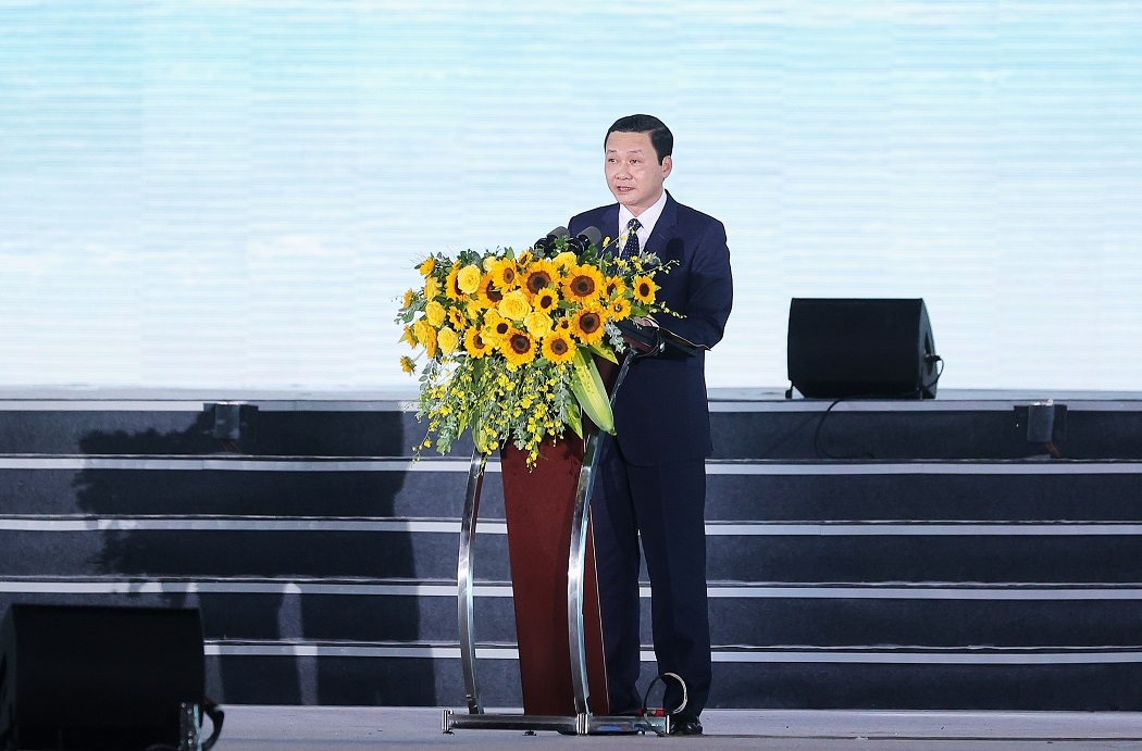 Hàng ngàn người tham dự đêm khai mạc Lễ hội Du lịch biển 2022 tại Sầm Sơn