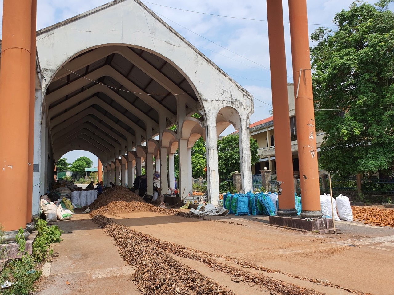 Giải tỏa cổng B Khu Kinh tế - Thương mại đặc biệt Lao Bảo: Tại sao không? Giải tỏa cổng B Khu Kinh tế - Thương mại đặc biệt Lao Bảo: Tại sao không?
