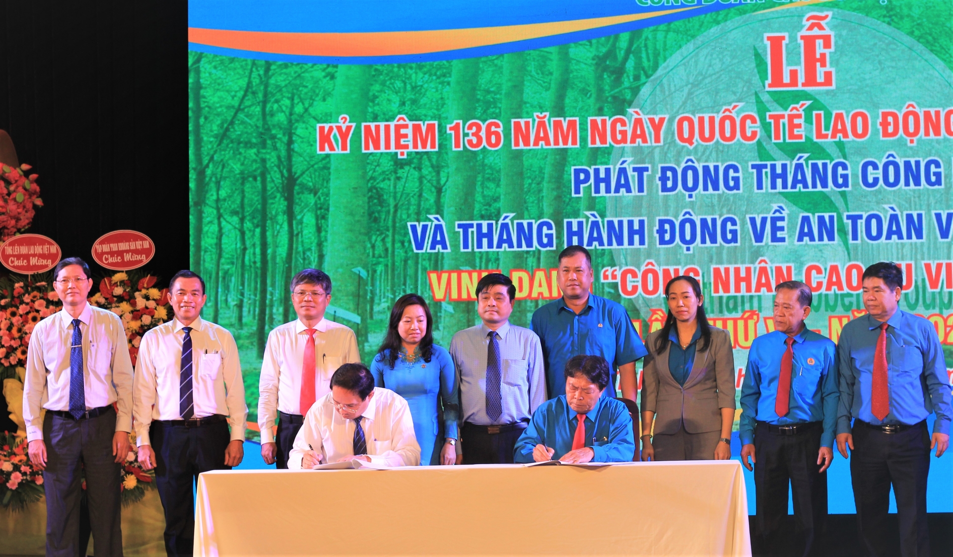 Công đoàn Cao su Việt Nam tổ chức nhiều hoạt động thiết thực trong Tháng Công nhân