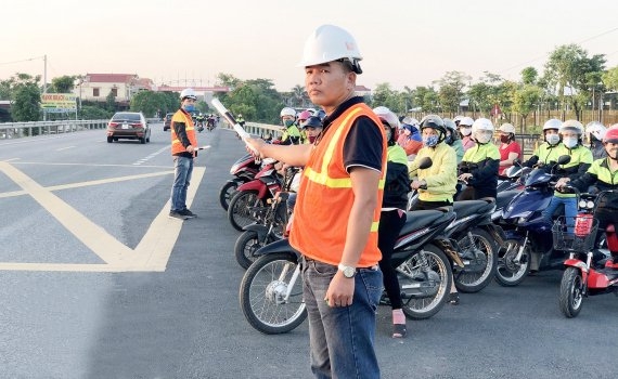 Công nhân các khu công nghiệp: Làm gì để hạn chế tai nạn giao thông