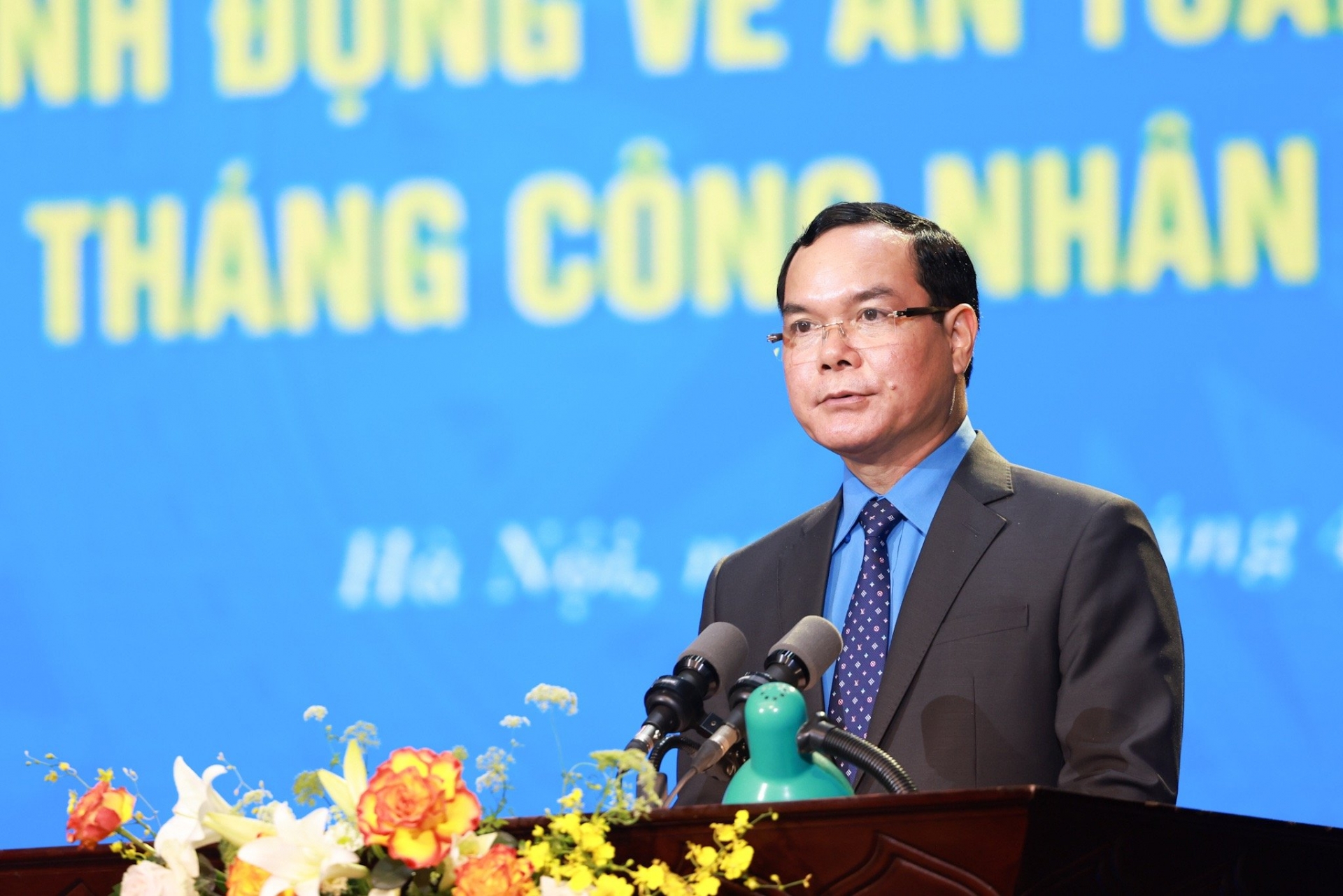 “Công nhân Việt Nam: Tiên phong, sáng tạo, trách nhiệm, an toàn, thích ứng