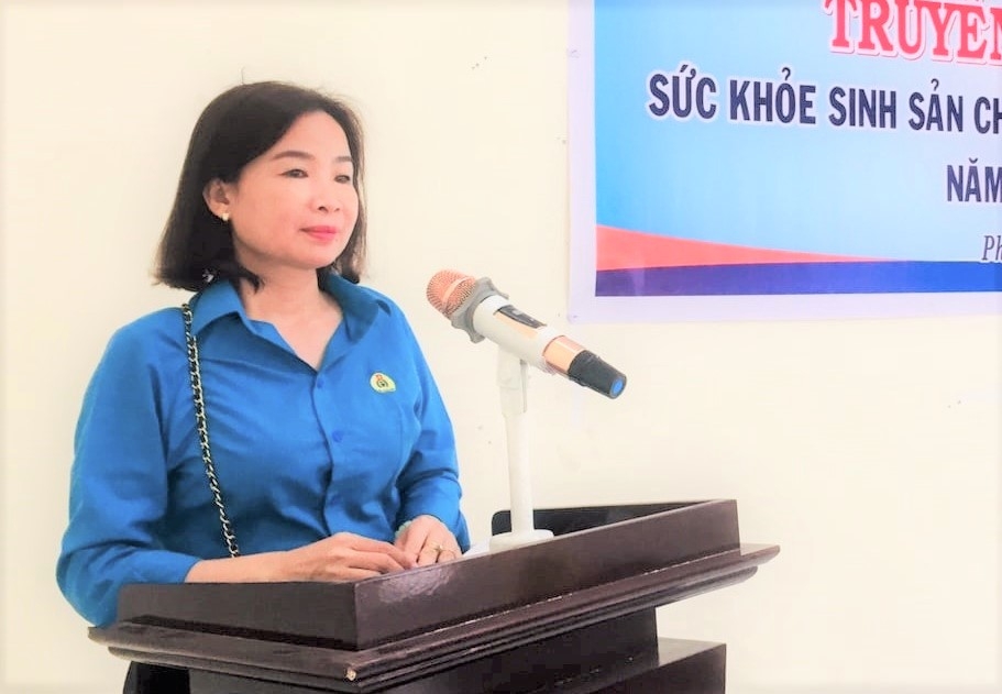 Ra mắt Câu lạc bộ Công nhân với sức khỏe sinh sản và pháp luật lao động Ra mắt Câu lạc bộ Công nhân với sức khỏe sinh sản và pháp luật lao động