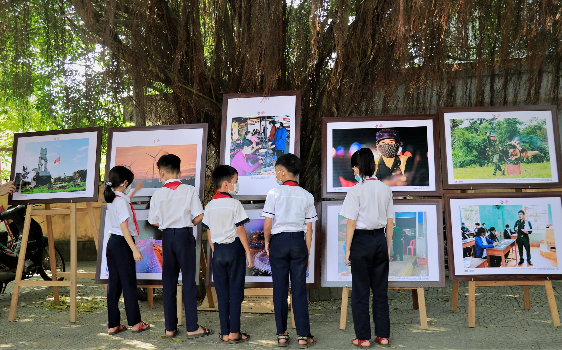 “Quảng Trị - Bản hùng ca vang mãi” “Quảng Trị - Bản hùng ca vang mãi”