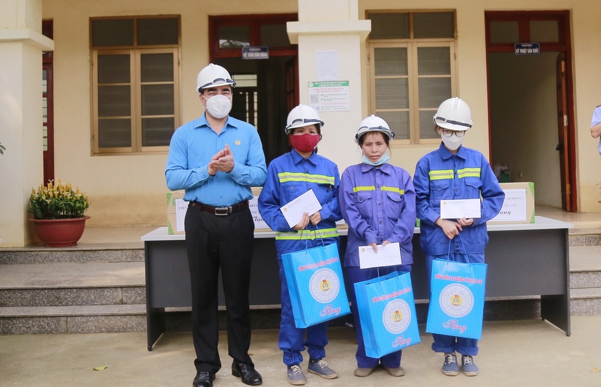 Tháng 5 trọng điểm: Công đoàn Lào Cai sẵn sàng nghe công nhân nói Tháng 5 trọng điểm: Công đoàn Lào Cai sẵn sàng nghe công nhân nói