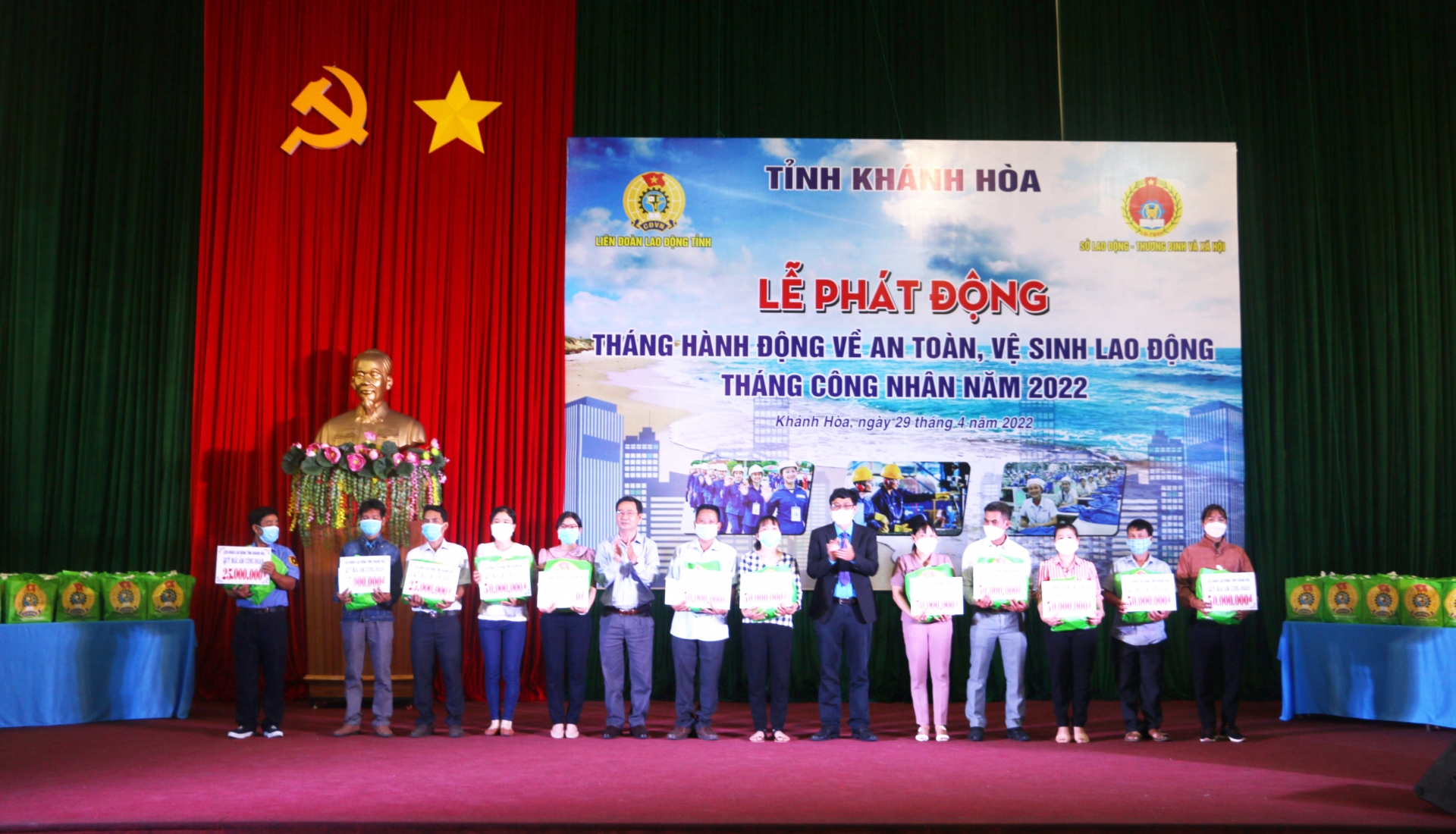 LĐLĐ tỉnh Khánh Hòa:Triển khai những hành động cụ thể để phòng ngừa tai nạn lao động LĐLĐ tỉnh Khánh Hòa:Triển khai những hành động cụ thể để phòng ngừa tai nạn lao động
