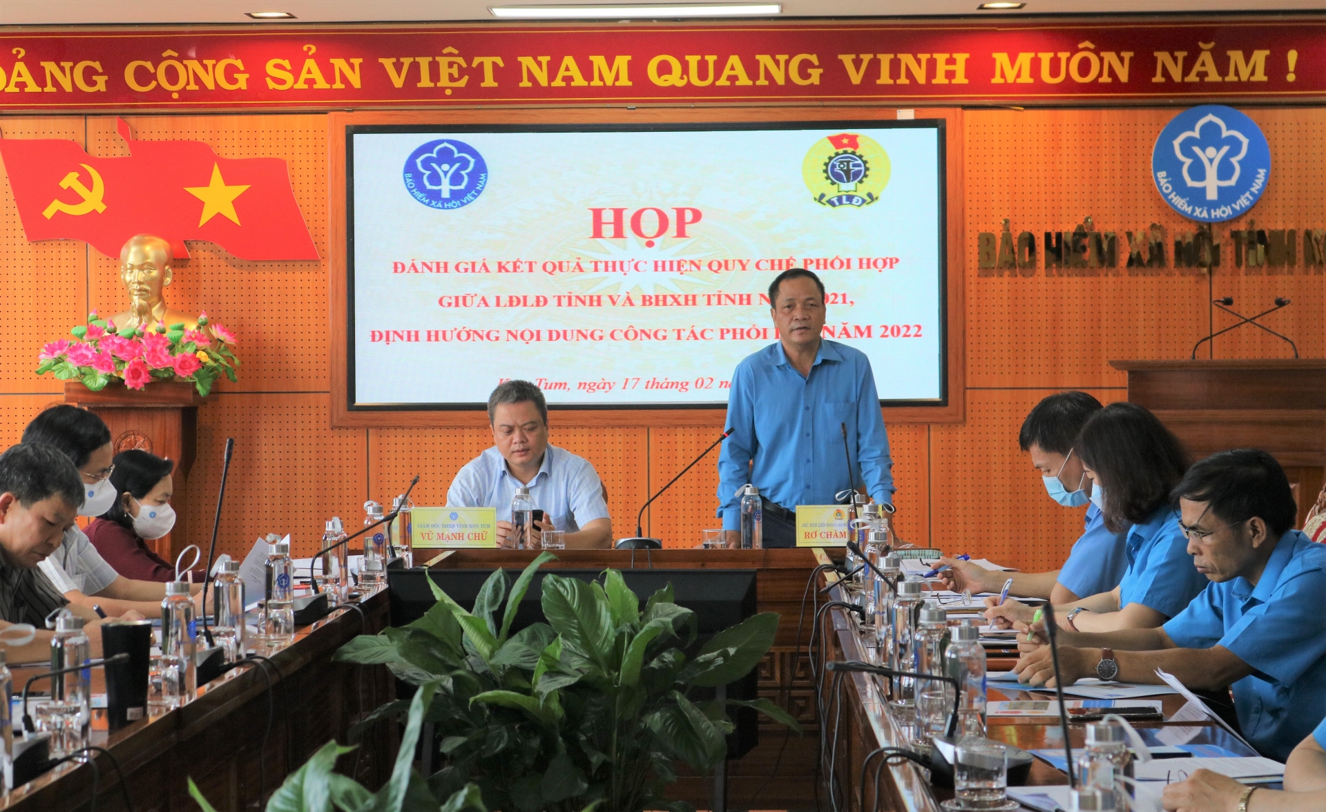 Kon Tum: LĐLĐ và BHXH tỉnh tăng cường phối hợp để bảo đảm quyền lợi cho người lao động Kon Tum: LĐLĐ và BHXH tỉnh tăng cường phối hợp để bảo đảm quyền lợi cho người lao động