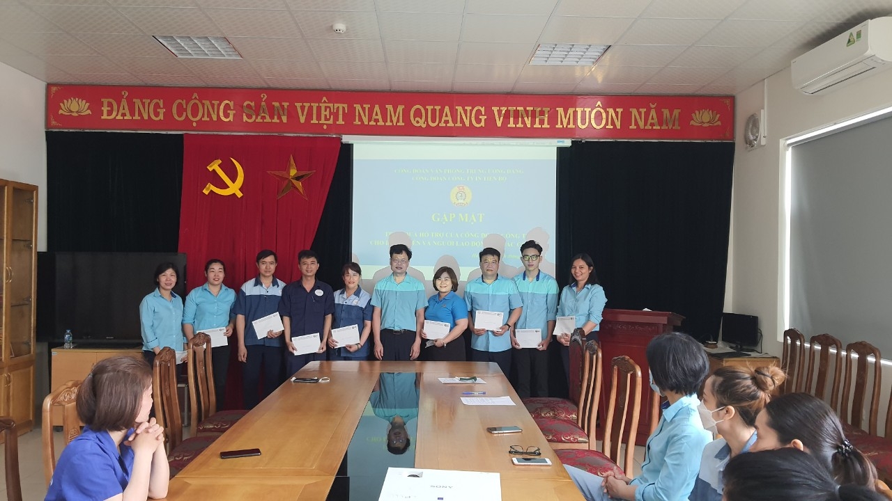Công đoàn Công ty In Tiến Bộ tiếp tục hỗ trợ cho đoàn viên mắc Covid-19 Công đoàn Công ty In Tiến Bộ tiếp tục hỗ trợ cho đoàn viên mắc Covid-19