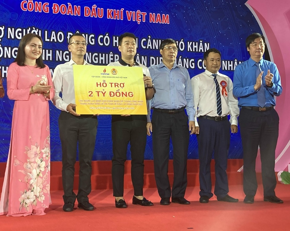 Công đoàn Dầu khí Việt Nam: Tôn vinh, hỗ trợ đoàn viên khó khăn trong Tháng công nhân