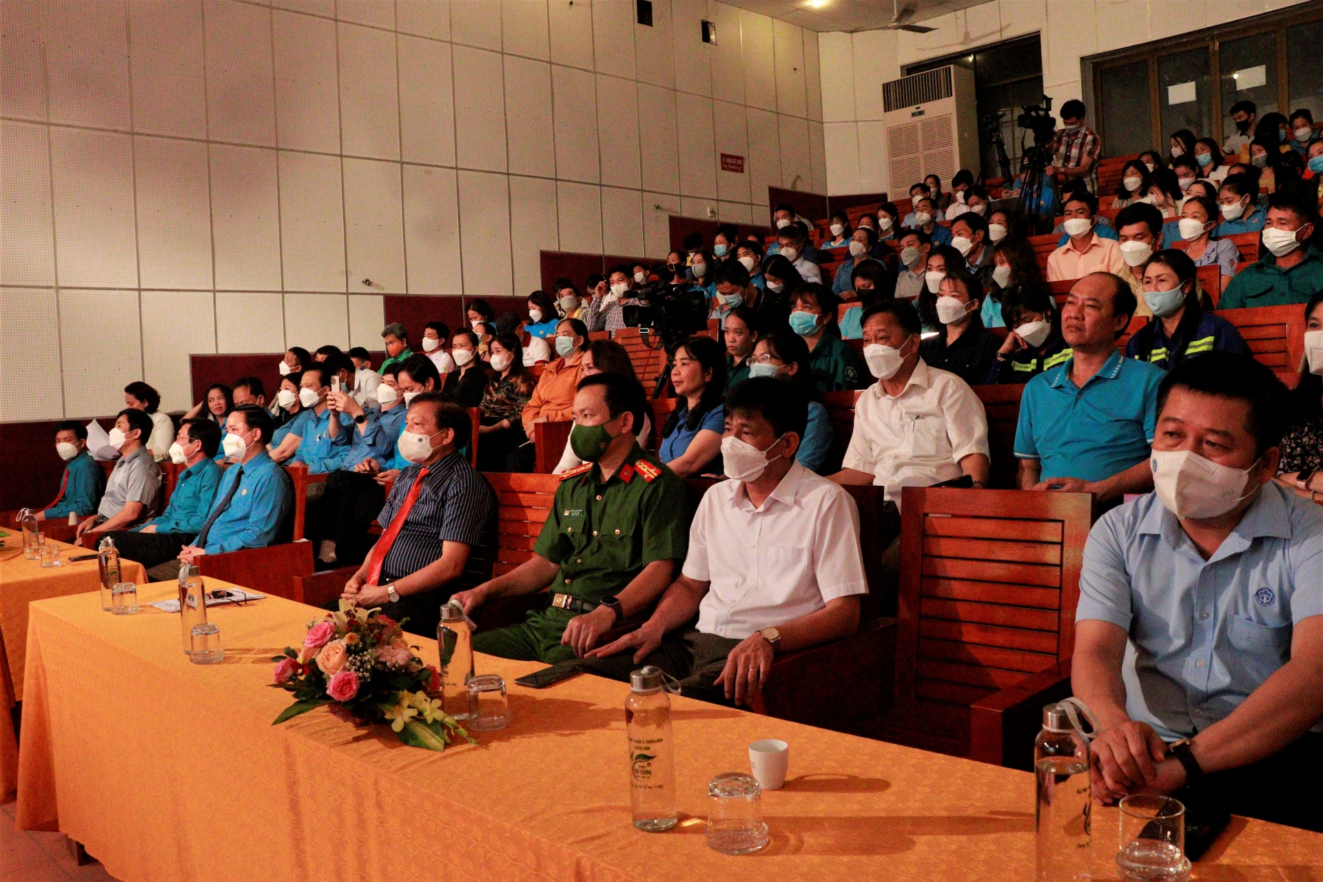LĐLĐ tỉnh Quảng Bình hưởng ứng Tháng Hành động về ATVSLĐ và Tháng Công nhân LĐLĐ tỉnh Quảng Bình hưởng ứng Tháng Hành động về ATVSLĐ và Tháng Công nhân