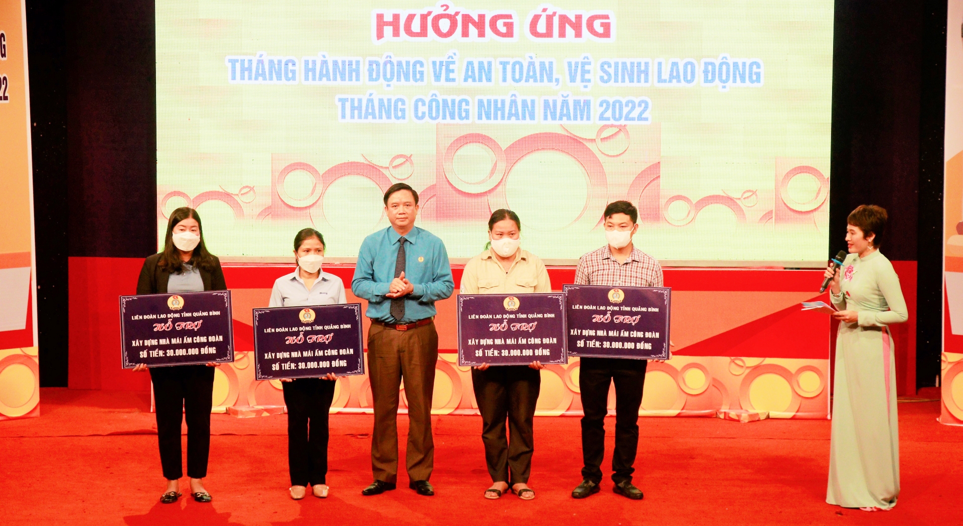 LĐLĐ tỉnh Quảng Bình hưởng ứng Tháng Hành động về ATVSLĐ và Tháng Công nhân LĐLĐ tỉnh Quảng Bình hưởng ứng Tháng Hành động về ATVSLĐ và Tháng Công nhân