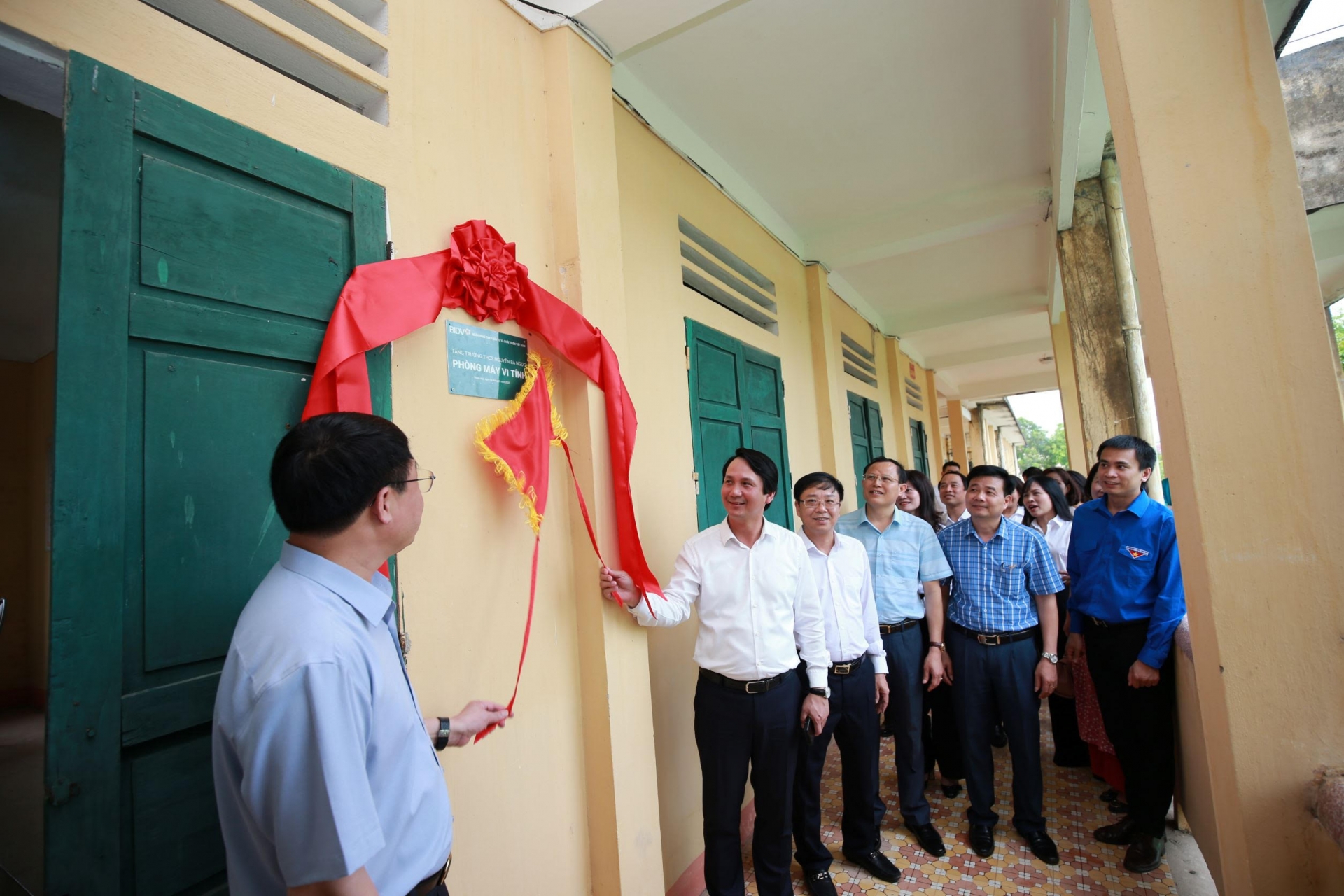 BIDV thực hiện chương trình “Trao máy tính, gửi tương lai” BIDV thực hiện chương trình “Trao máy tính, gửi tương lai”