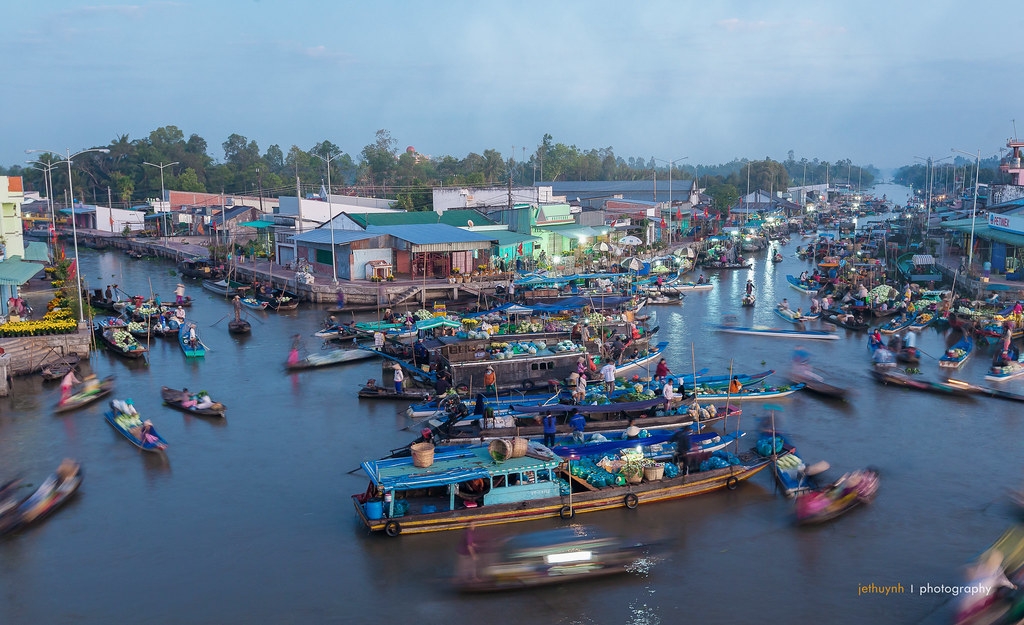 Hiện thực hóa tầm nhìn và khát vọng, đổi mới để phát triển Hiện thực hóa tầm nhìn và khát vọng, đổi mới để phát triển