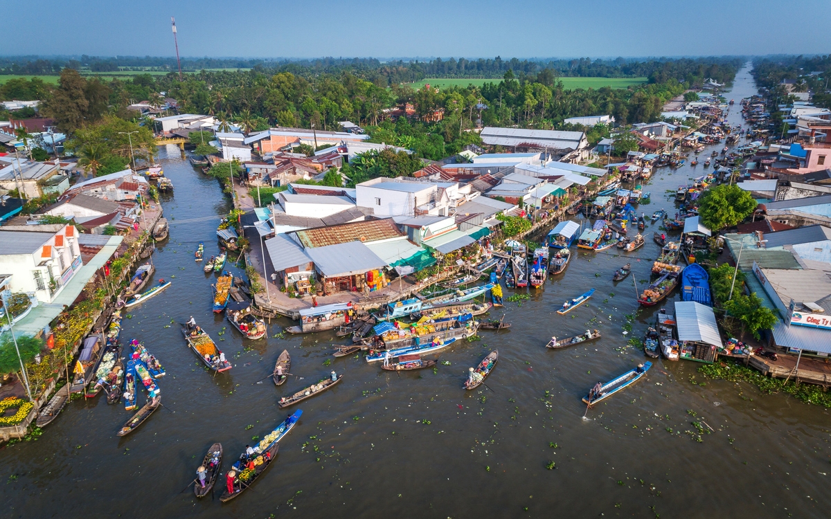 Hiện thực hóa tầm nhìn và khát vọng, đổi mới để phát triển Hiện thực hóa tầm nhìn và khát vọng, đổi mới để phát triển