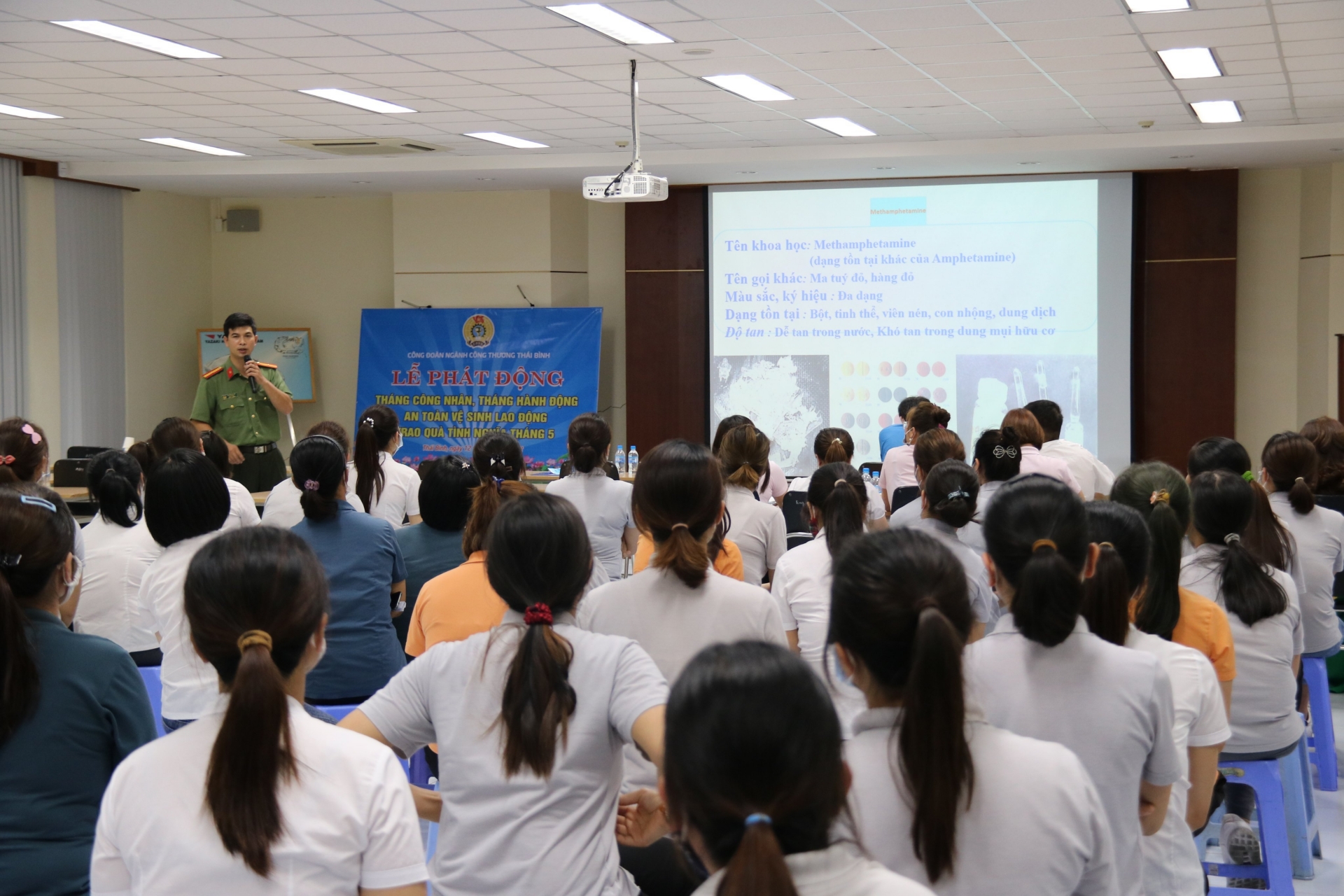 Thái Bình: Nâng cao nhận thức về tội phạm ma tuý và quấy rối tình dục cho công nhân