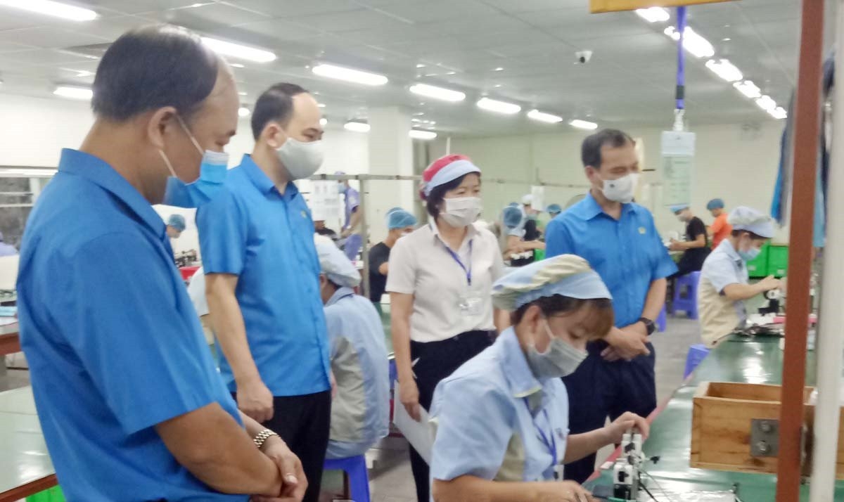 Cần dồn sức lo cho nguồn lực cơ bản của quốc gia Thực hiện dân chủ ở cơ sở tại nơi làm việc: Đề xuất 6 giải pháp để thúc đẩy tiến trình