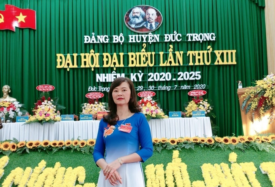 Nữ hiệu trưởng cùng công đoàn xây dựng mái nhà chung