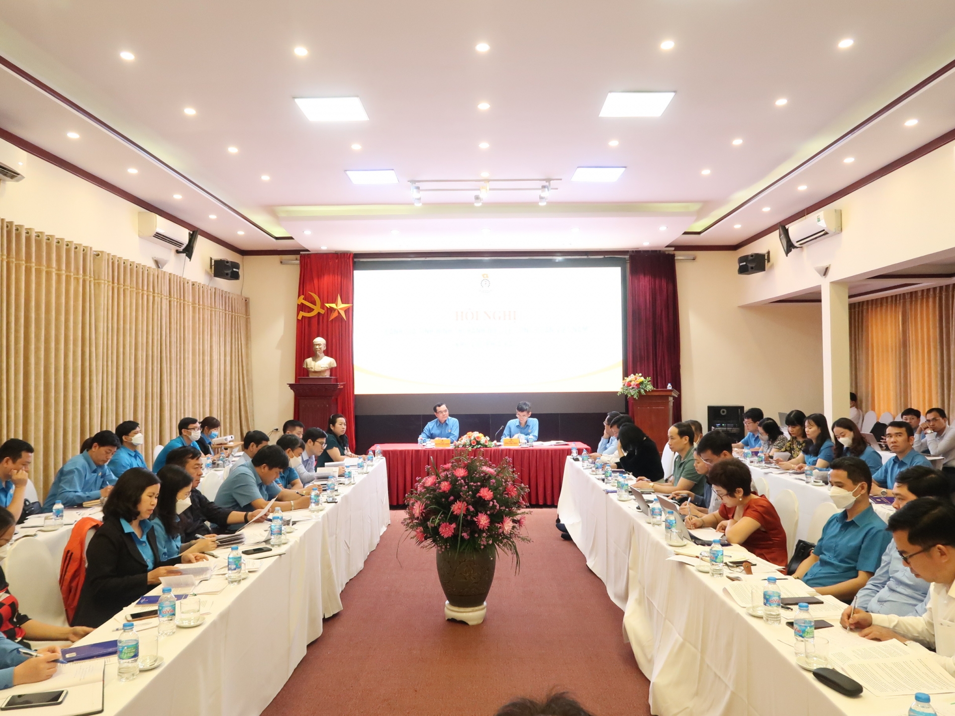 Hội nghị đánh giá tình hình thi hành Điều lệ Công đoàn Việt Nam khu vực phía Bắc