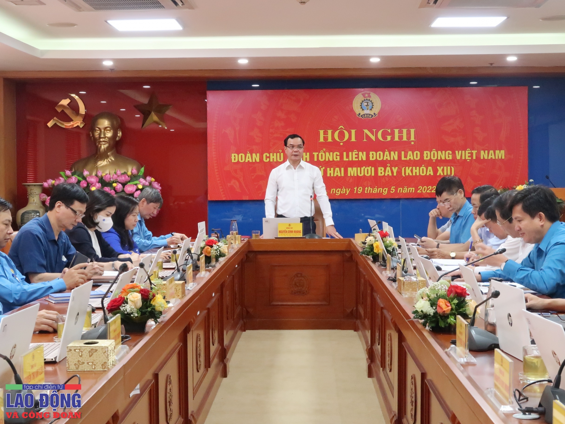 Hội nghị Đoàn Chủ tịch Tổng LĐLĐ Việt Nam lần thứ 27, khoá XII
