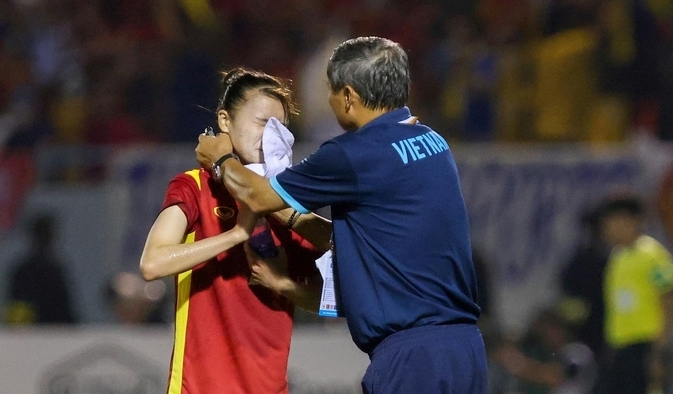 Khoảnh khắc vui sướng nhất đời của ông Chung Khoảnh khắc vui sướng nhất đời của ông Chung