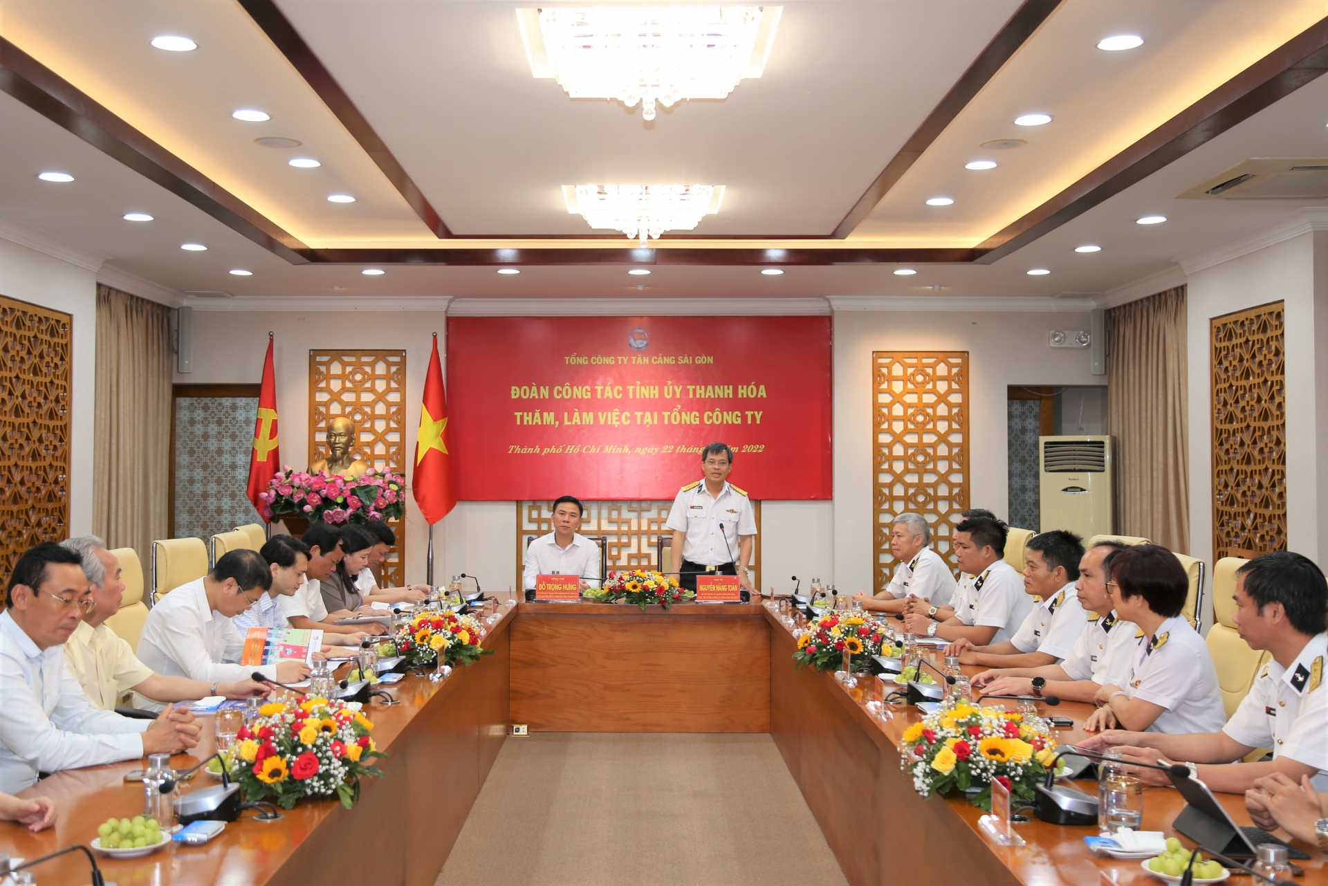 Sẵn sàng đồng hành cùng địa phương phát triển kinh tế biển Sẵn sàng đồng hành cùng địa phương phát triển kinh tế biển