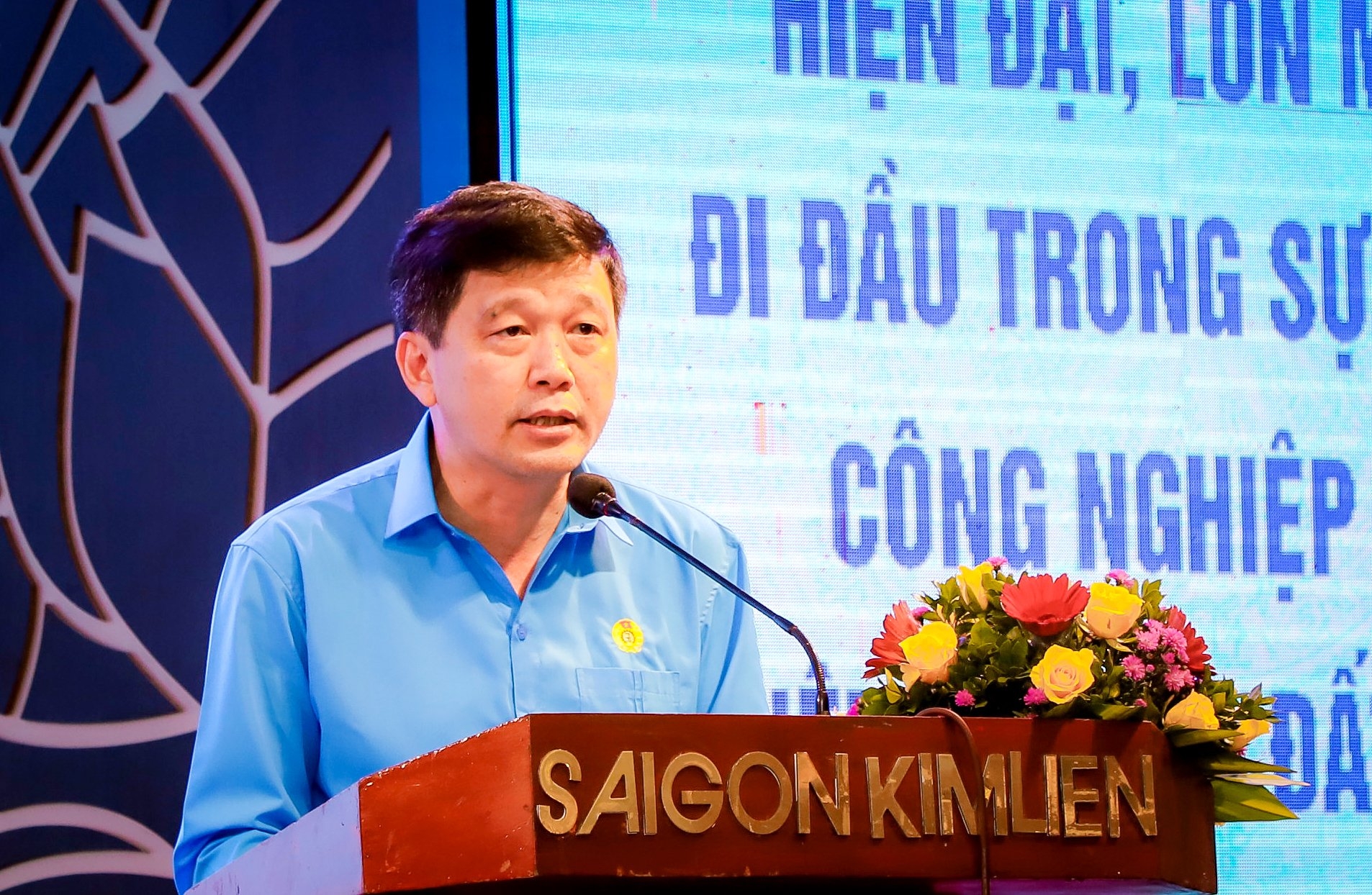 Công nhân lao động Nghệ An hài lòng khi đối thoại trực tiếp với Chủ tịch UBND tỉnh Công nhân lao động Nghệ An hài lòng khi đối thoại trực tiếp với Chủ tịch UBND tỉnh