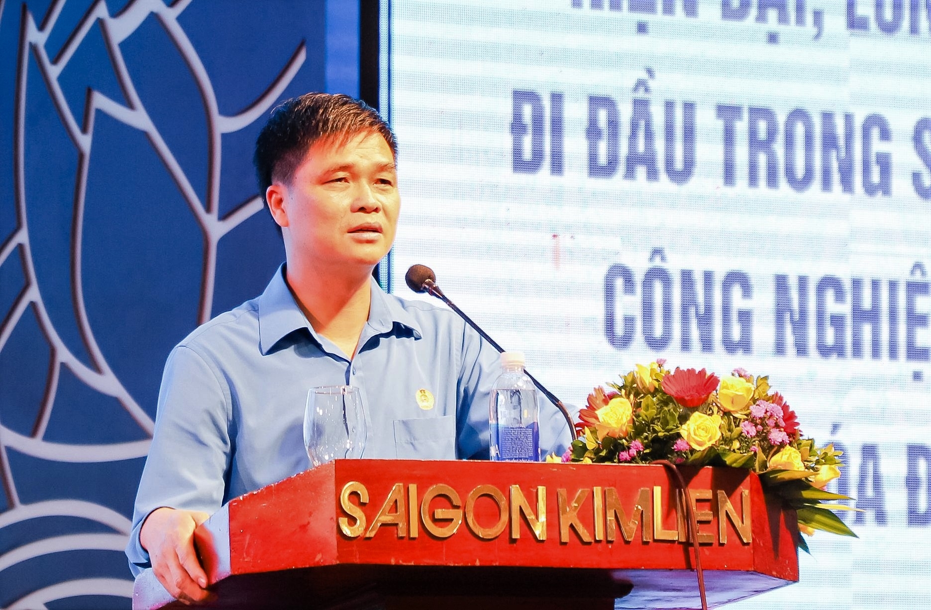 Công nhân lao động Nghệ An hài lòng khi đối thoại trực tiếp với Chủ tịch UBND tỉnh Công nhân lao động Nghệ An hài lòng khi đối thoại trực tiếp với Chủ tịch UBND tỉnh