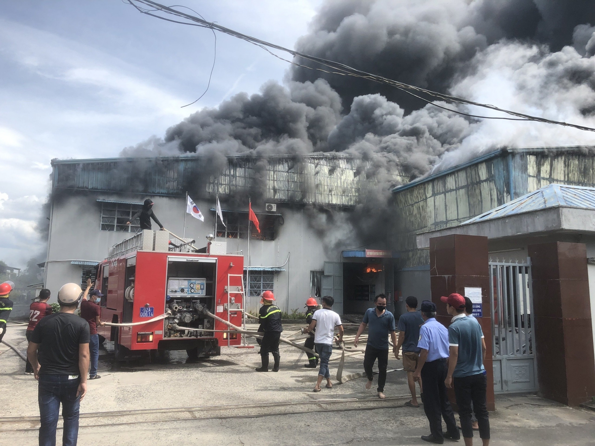 Quảng Nam: Cháy lớn tại công ty may thuộc Cụm công nghiệp Trảng Nhật 1 Quảng Nam: Cháy lớn tại công ty may thuộc Cụm công nghiệp Trảng Nhật 1