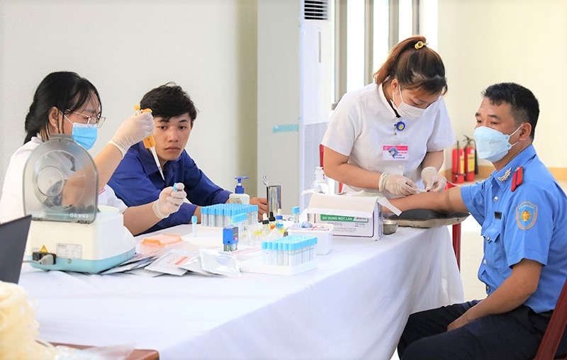 Hàng trăm đoàn viên Công đoàn tỉnh Quảng Bình hưởng ứng “Ngày hội hiến máu tình nguyện” Hàng trăm đoàn viên Công đoàn tỉnh Quảng Bình hưởng ứng “Ngày hội hiến máu tình nguyện”
