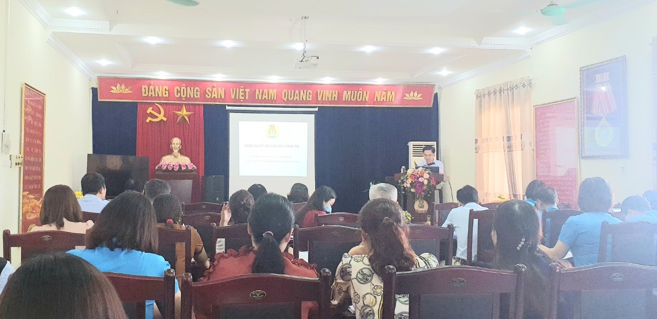 Bảo vệ quyền, lợi ích cho người lao động: Những khó khăn, hạn chế của tổ chức Công đoàn