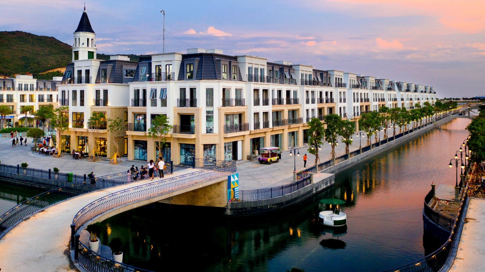 Bizhouse Europe – không gian châu Âu giữa miền kỳ quan nhiệt đới Bizhouse Europe – không gian châu Âu giữa miền kỳ quan nhiệt đới