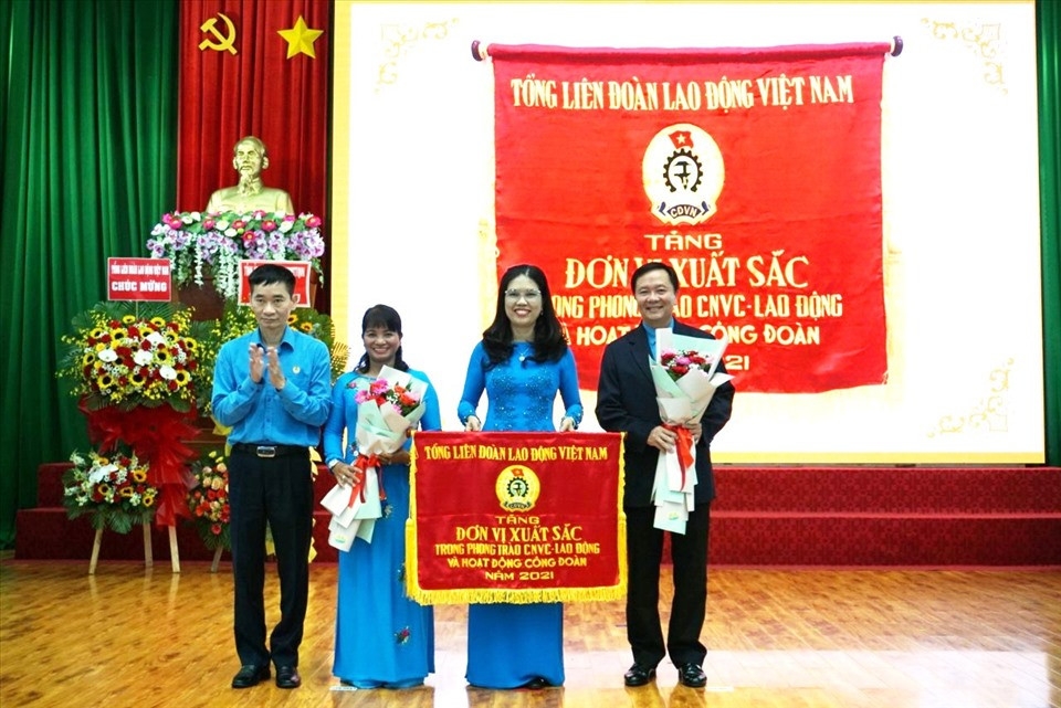 LĐLĐ tỉnh Gia Lai tổ chức Lễ tuyên dương 120 CNVCLĐ giỏi: Trang trọng và ý nghĩa