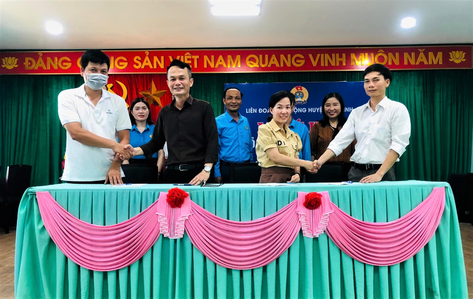 LĐLĐ huyện Gio Linh (Quảng Trị) vượt kế hoạch thành lập CĐCS, kết nạp nhiều đoàn viên LĐLĐ huyện Gio Linh (Quảng Trị) vượt kế hoạch thành lập CĐCS, kết nạp nhiều đoàn viên