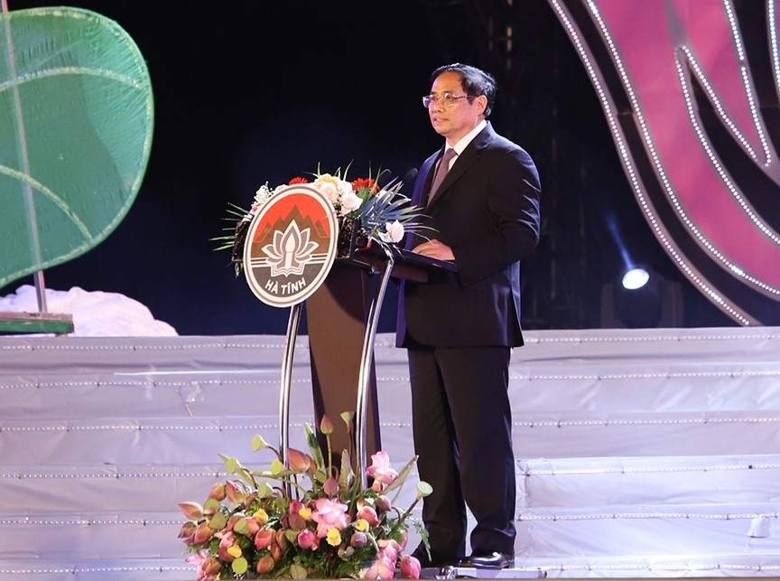 Trang trọng, lắng đọng lễ kỷ niệm 65 năm Ngày Bác Hồ về thăm Hà Tĩnh