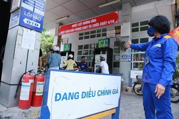 Giá xăng chính thức lập đỉnh, tăng lần thứ 6 liên tiếp