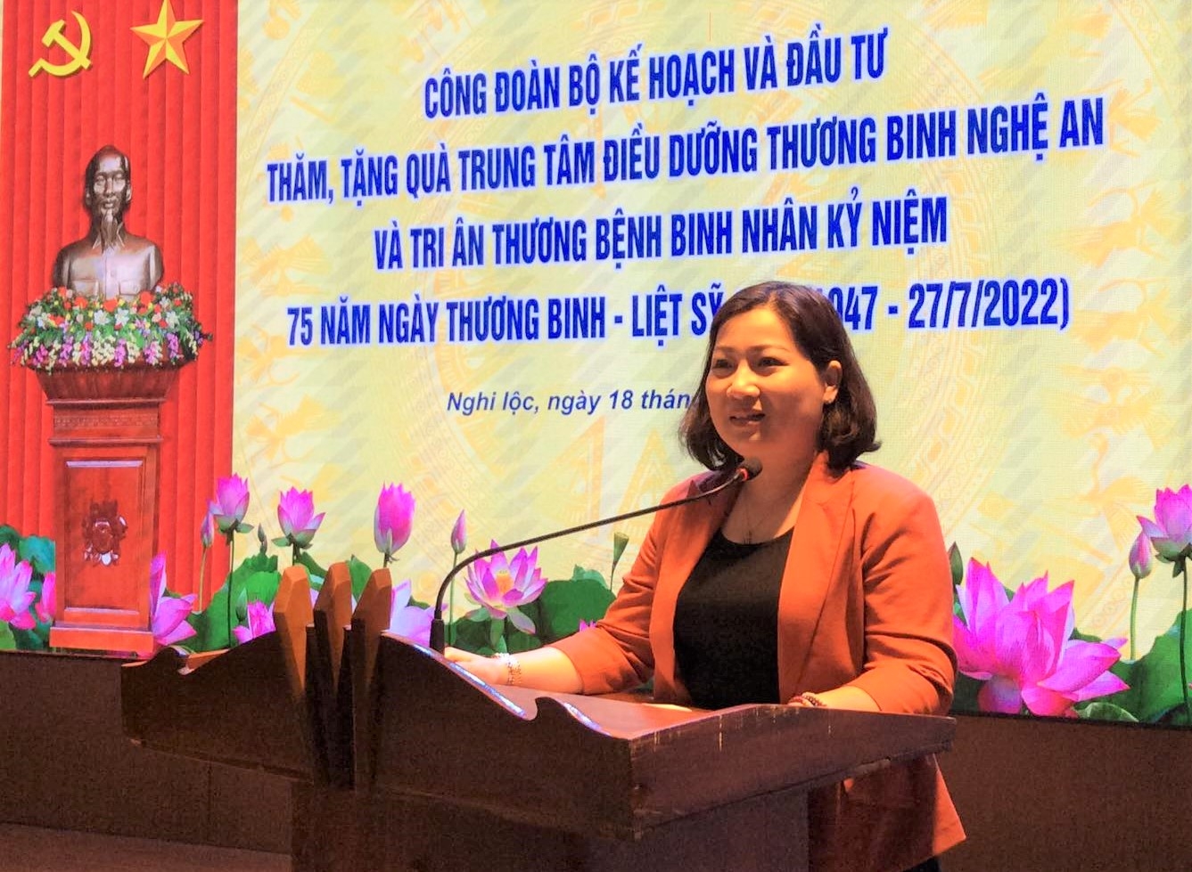 Công đoàn Bộ Kế hoạch và Đầu tư tặng quà Trung tâm Điều dưỡng Thương binh Nghệ An Công đoàn Bộ KH&ĐT trao quà cho Trung tâm Điều dưỡng Thương binh Nghệ An