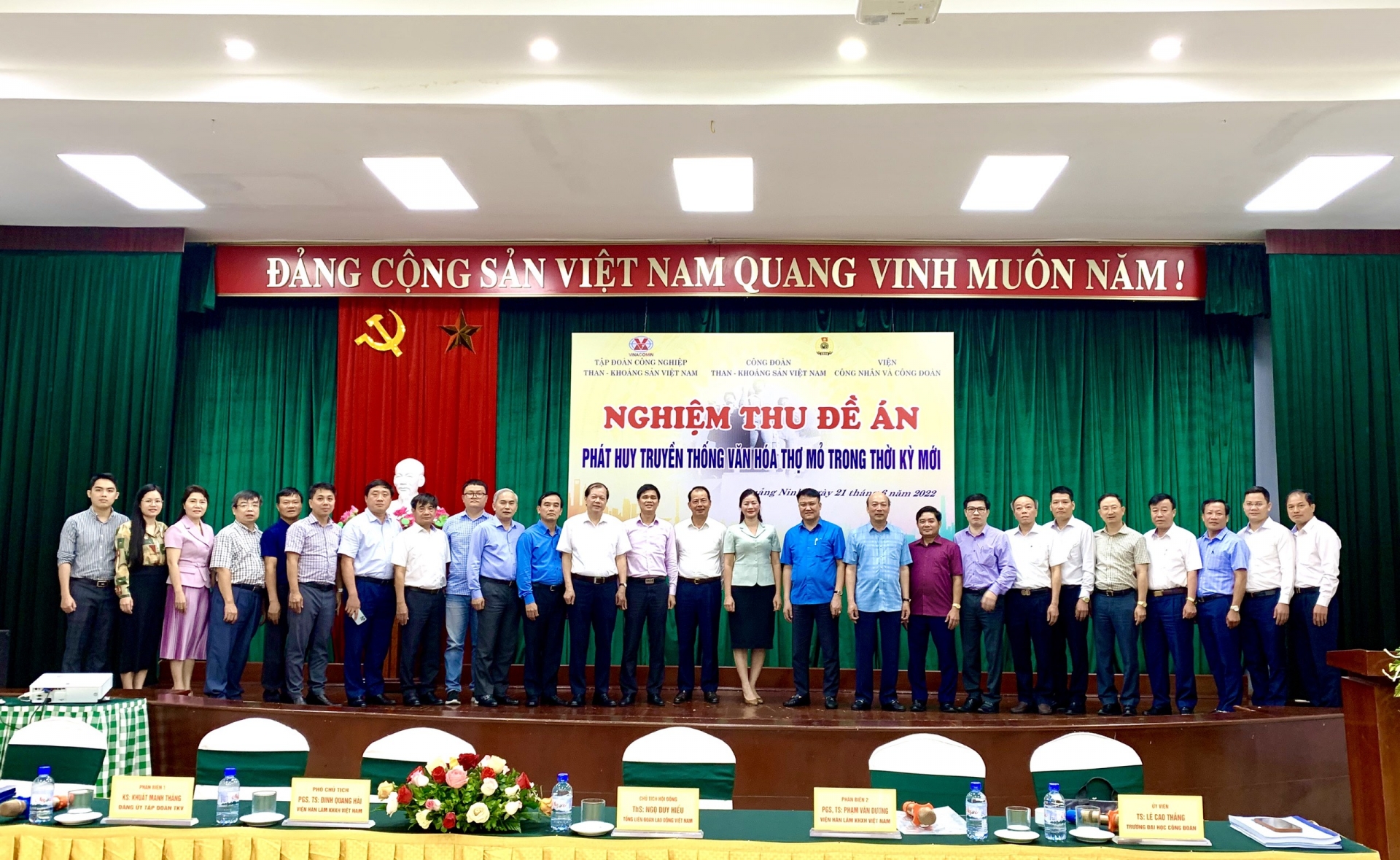 Nghiệm thu Đề án “Phát huy truyền thống văn hoá thợ mỏ trong thời kì mới” Nghiệm thu Đề án “Phát huy truyền thống văn hoá thợ mỏ trong thời kì mới”