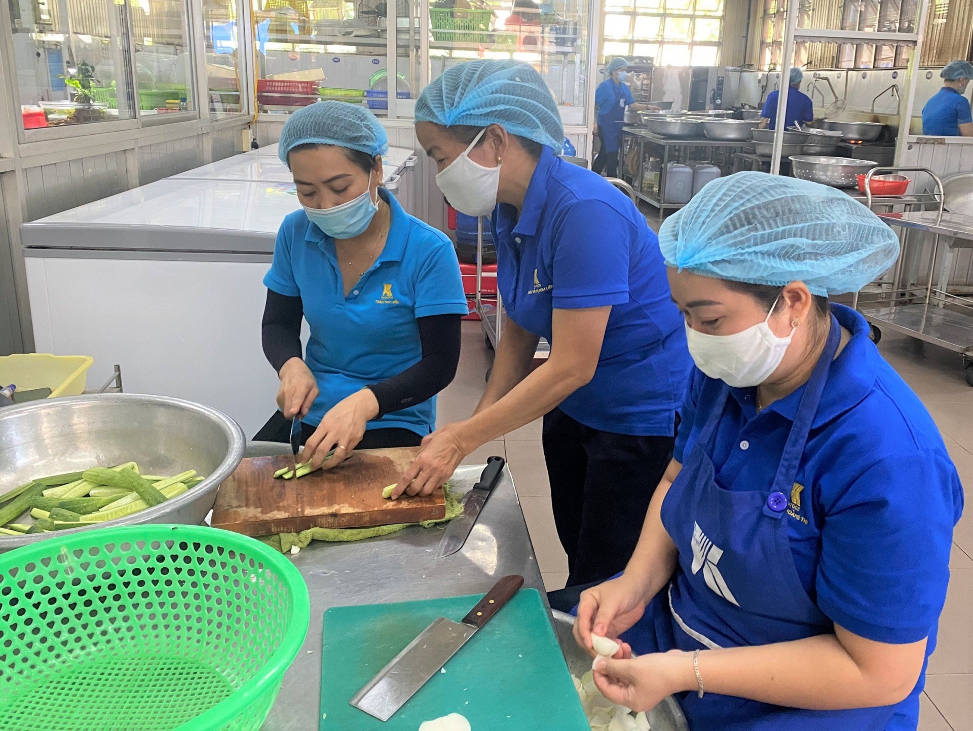 Doanh nghiệp tại Khánh Hòa chú trọng vai trò ban nữ công quần chúng Nhà máy Thuốc lá Khatoco Khánh Hòa quan tâm, chăm lo lao động nữ