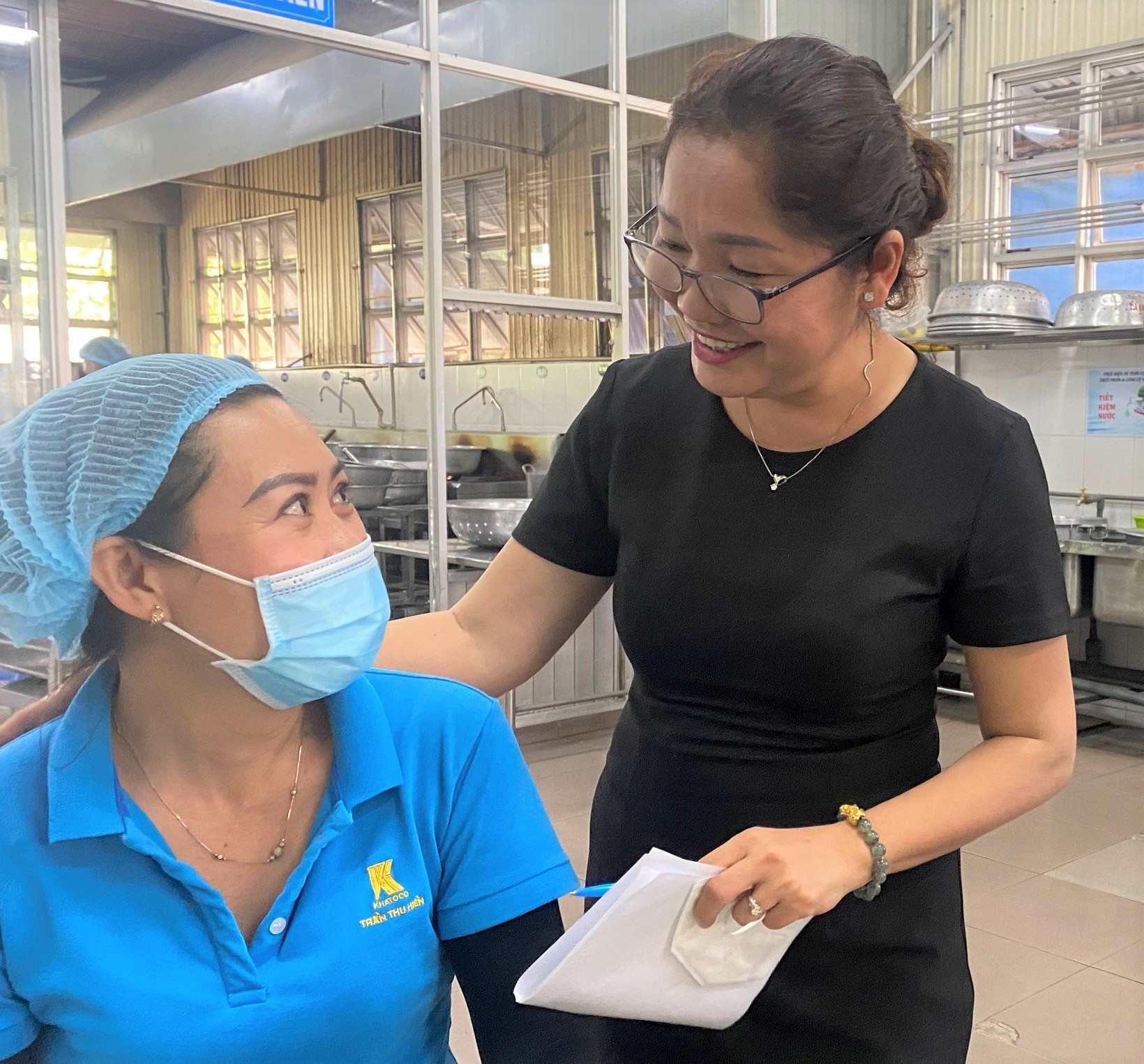 Doanh nghiệp tại Khánh Hòa chú trọng vai trò ban nữ công quần chúng Nhà máy Thuốc lá Khatoco Khánh Hòa quan tâm, chăm lo lao động nữ