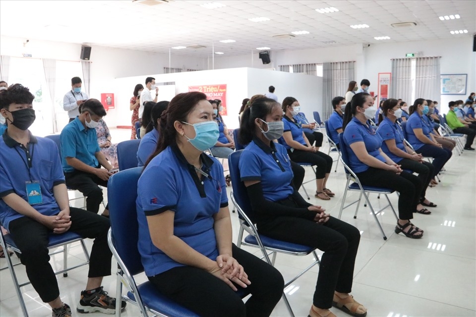 Lương tối thiểu vùng tăng nhưng công nhân lao động chưa vơi lo lắng Lương tối thiểu vùng tăng nhưng công nhân lao động chưa vơi lo lắng