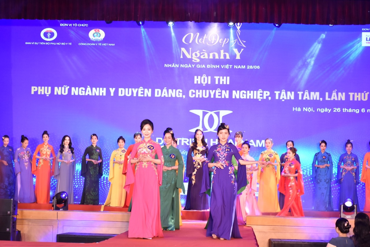 Mong thí sinh lan tỏa “nét đẹp ngành Y” trong cuộc sống, chăm sóc, điều trị người bệnh Mong thí sinh lan tỏa “nét đẹp ngành Y” trong cuộc sống, chăm sóc, điều trị người bệnh