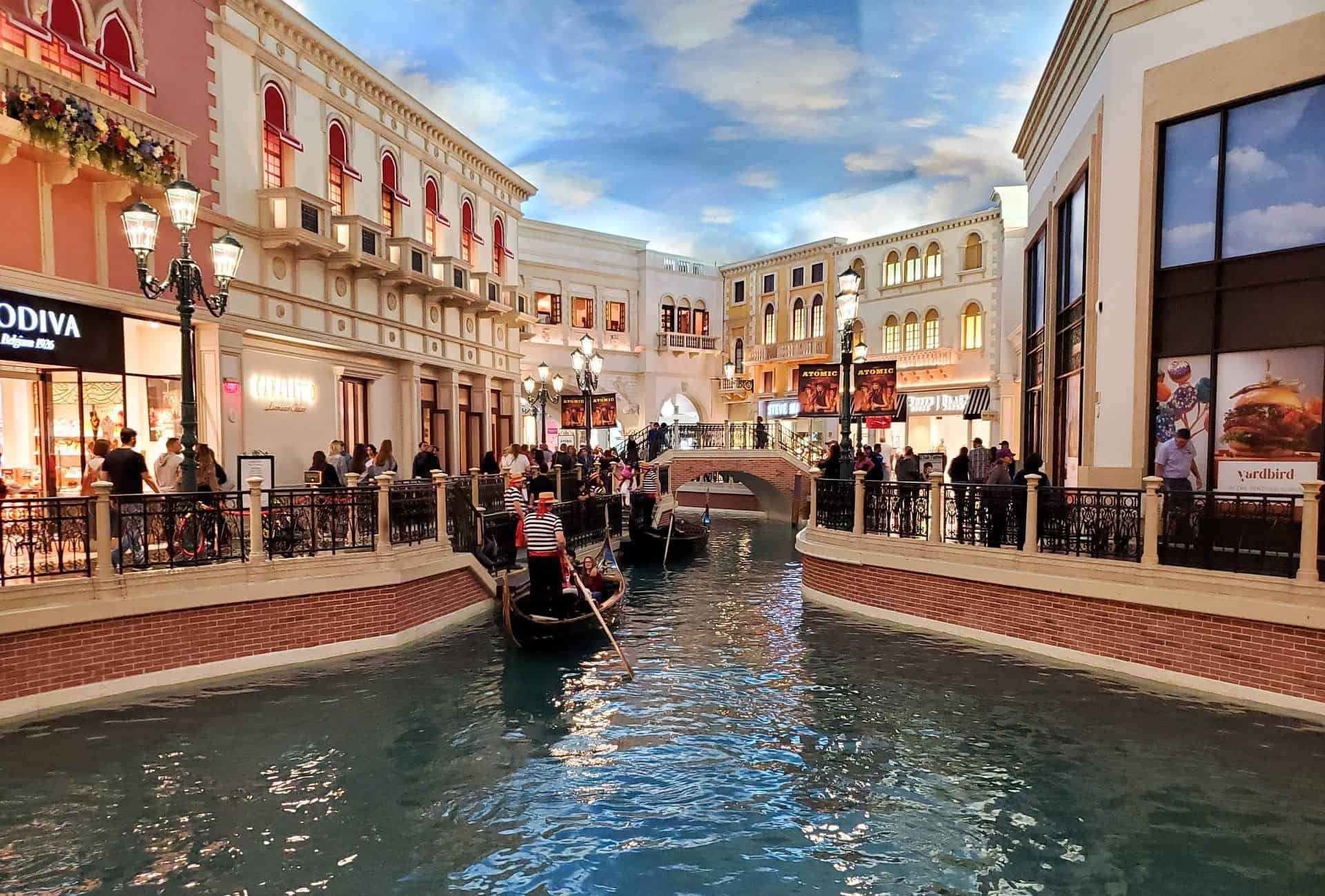 Trải nghiệm “trên bến dưới thuyền” đắt giá tại Bizhouse Canal District Trải nghiệm “trên bến dưới thuyền” đắt giá tại Bizhouse Canal District