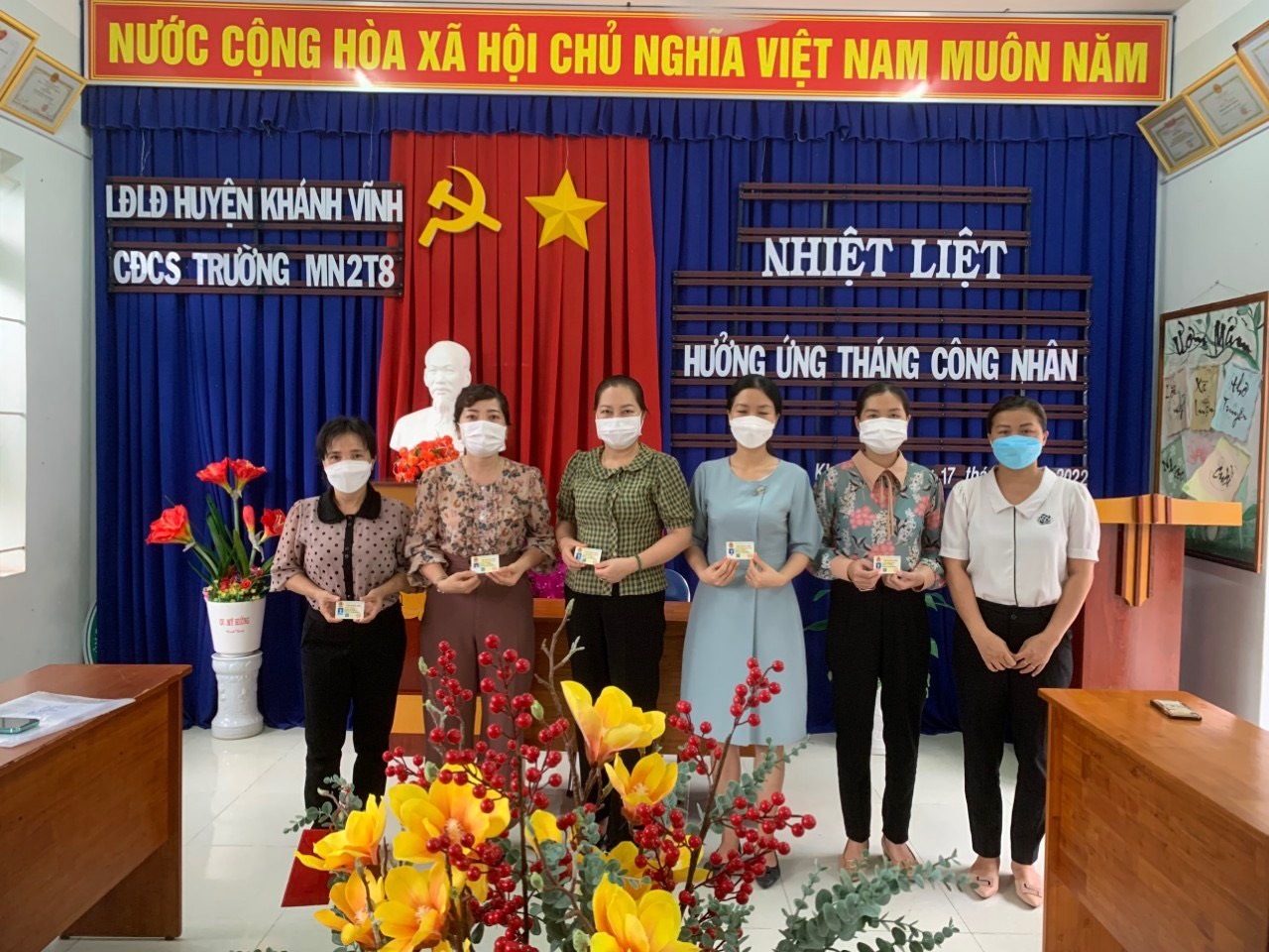 LĐLĐ huyện Khánh Vĩnh (Khánh Hòa): Trao 1.137 thẻ đoàn viên trong Tháng Công nhân LĐLĐ huyện Khánh Vĩnh (Khánh Hòa): Trao 1.137 thẻ đoàn viên trong Tháng Công nhân