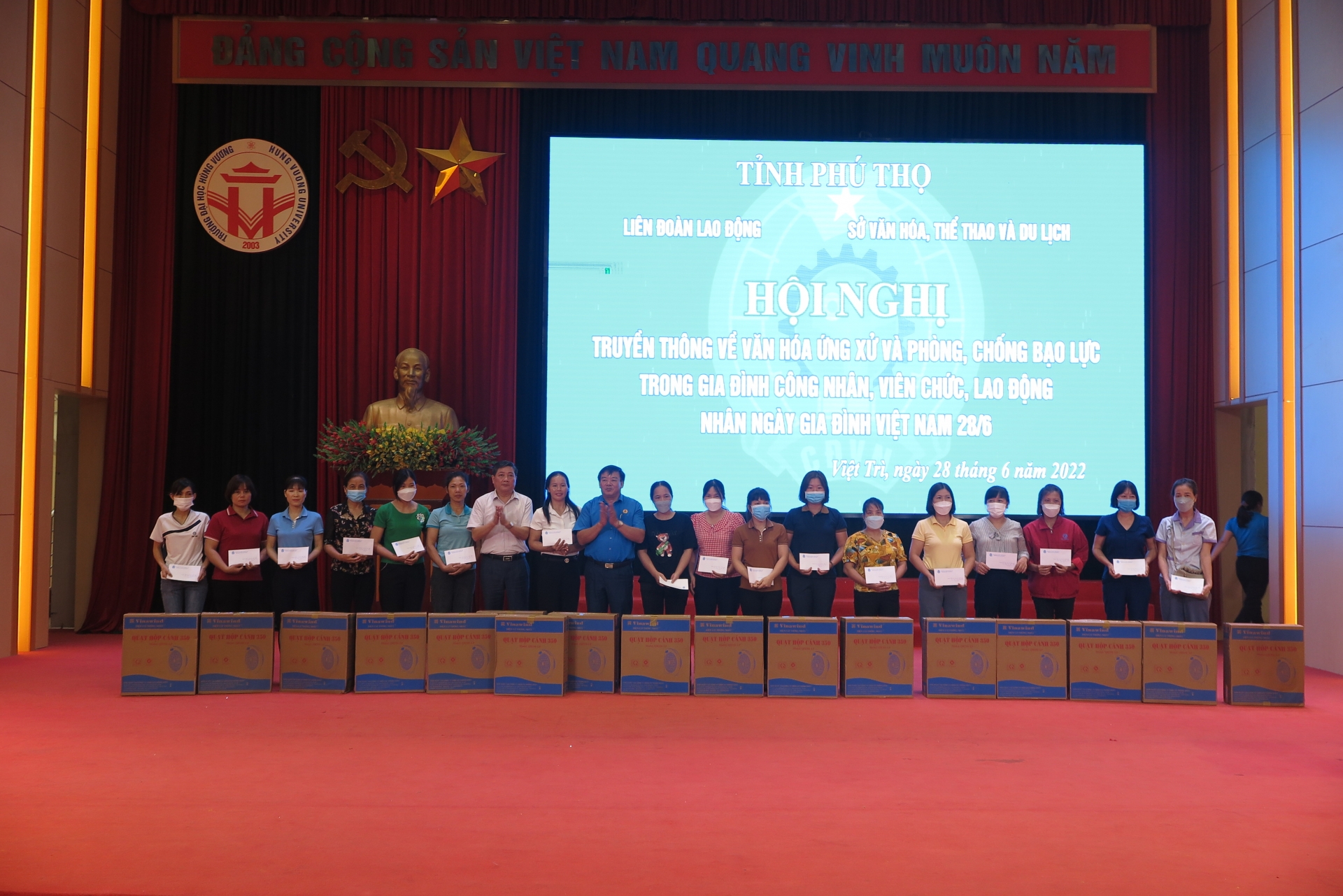 Giải pháp phòng, chống bạo lực trong gia đình CNVCLĐ