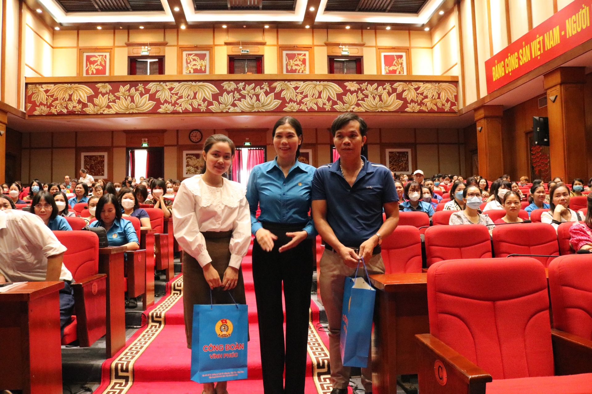 Liên đoàn lao động tỉnh Vĩnh Phúc: Diễn đàn “giữ lửa hạnh phúc – truyền lửa yêu thương”